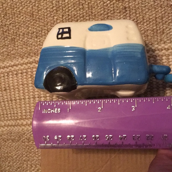 Cute RV and trailer planter for succulents or just put trinket or keys. - Picture 7 of 9